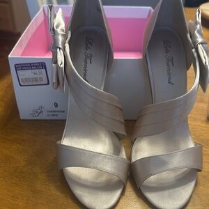 Lulu Townsend Champagne Heels NWB Size 9 Meg